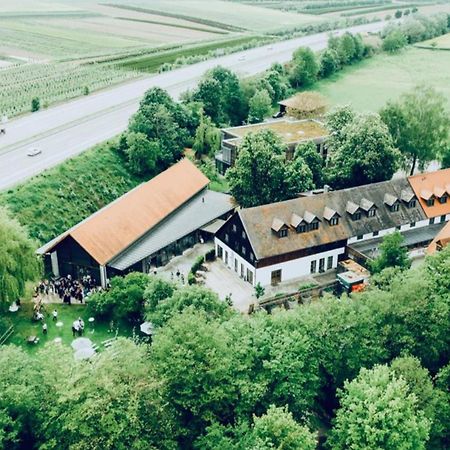 Hotel Waldvogel Лайпхайм Екстериор снимка