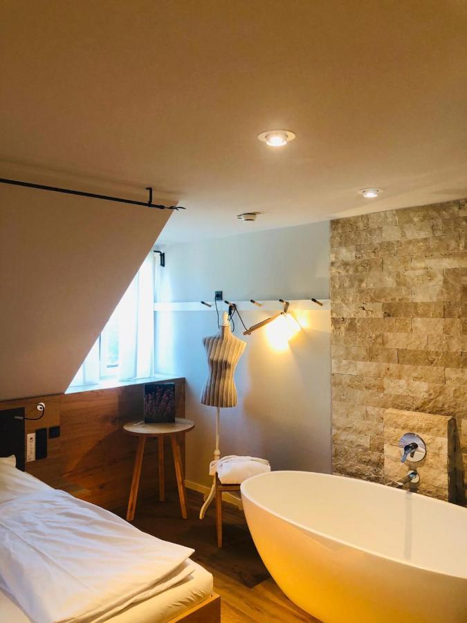 Hotel Waldvogel Лайпхайм Екстериор снимка