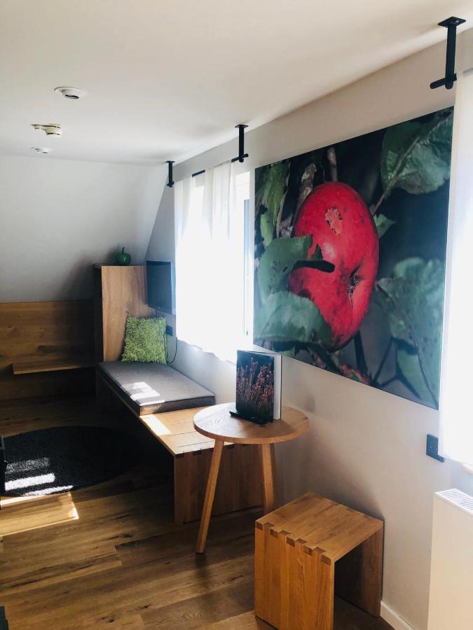 Hotel Waldvogel Лайпхайм Екстериор снимка