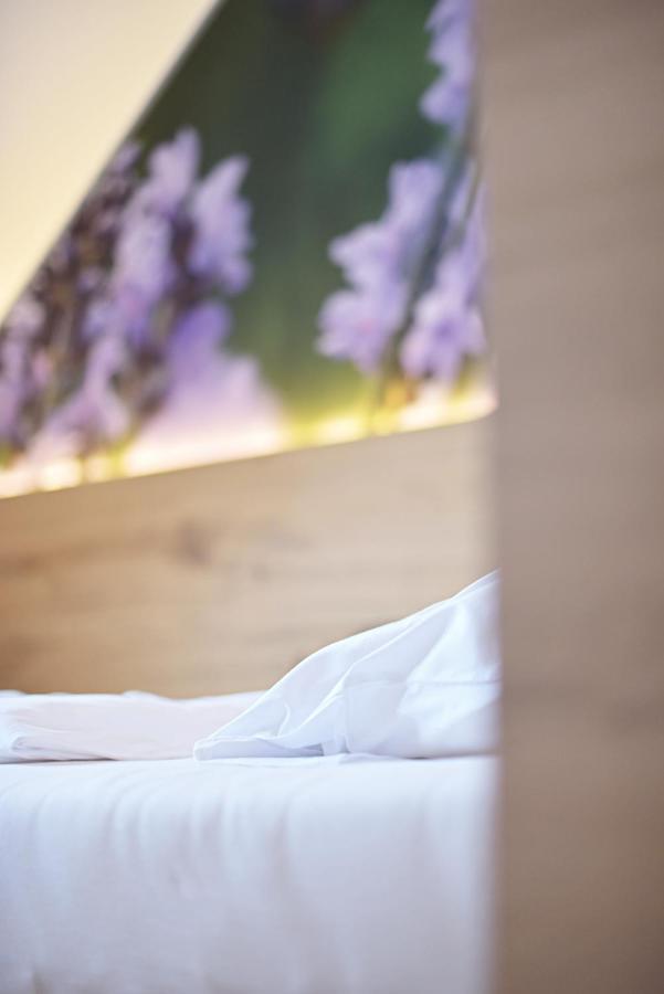 Hotel Waldvogel Лайпхайм Екстериор снимка