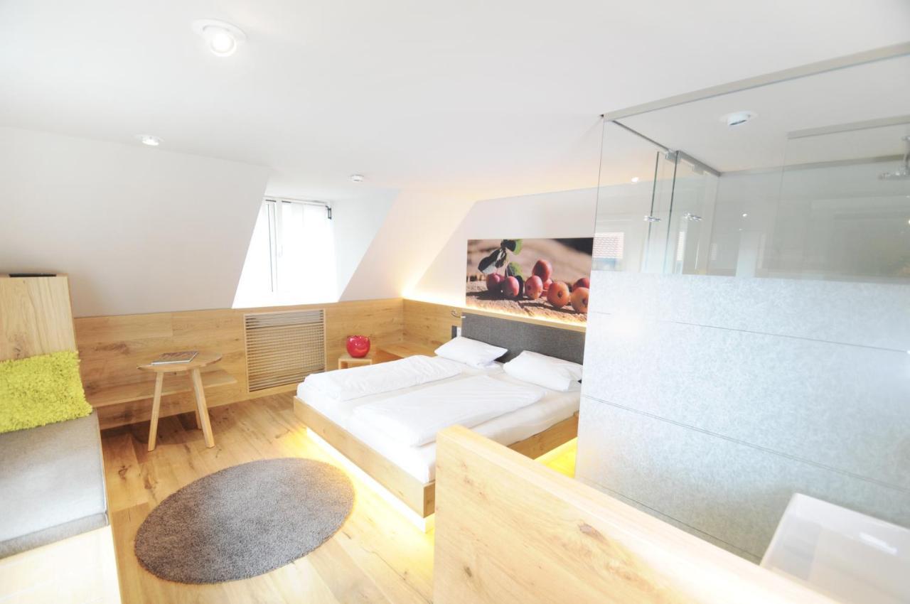 Hotel Waldvogel Лайпхайм Екстериор снимка